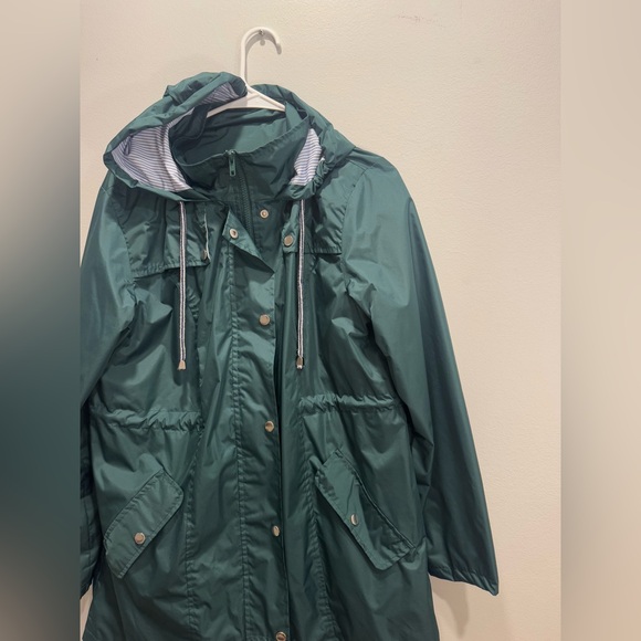 Dark Green Rain jacket Size: L - Picture 2 of 8